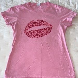 🐆 Pink Leopard Print Lips Tee 🐆